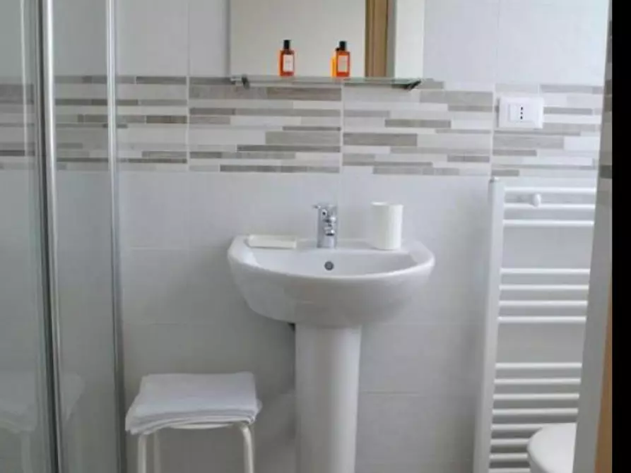 Immagine 4 di Appartamento in affitto  in Viale Principe Amedeo a Rimini