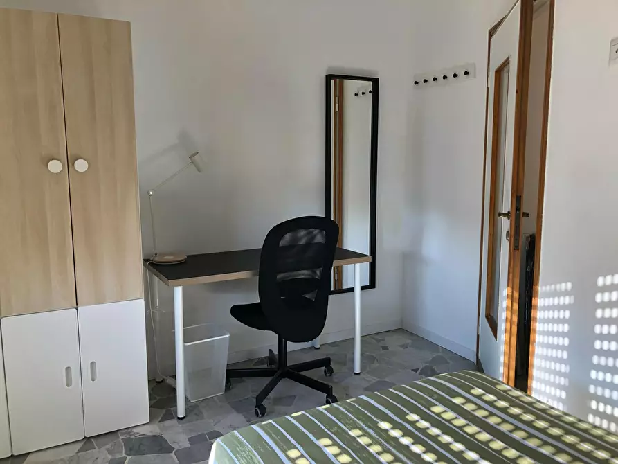 Immagine 2 di Camera in affitto  in Via Luigi Scrosati a Milano