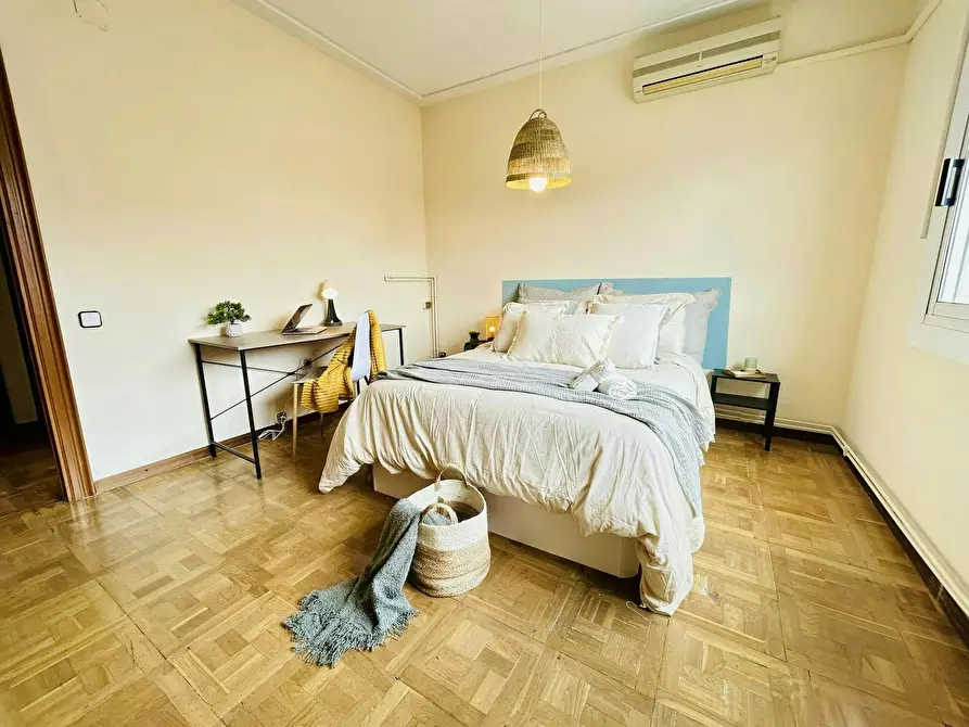 Immagine 4 di Camera in affitto  in Carrer de Balmes a Barcelona
