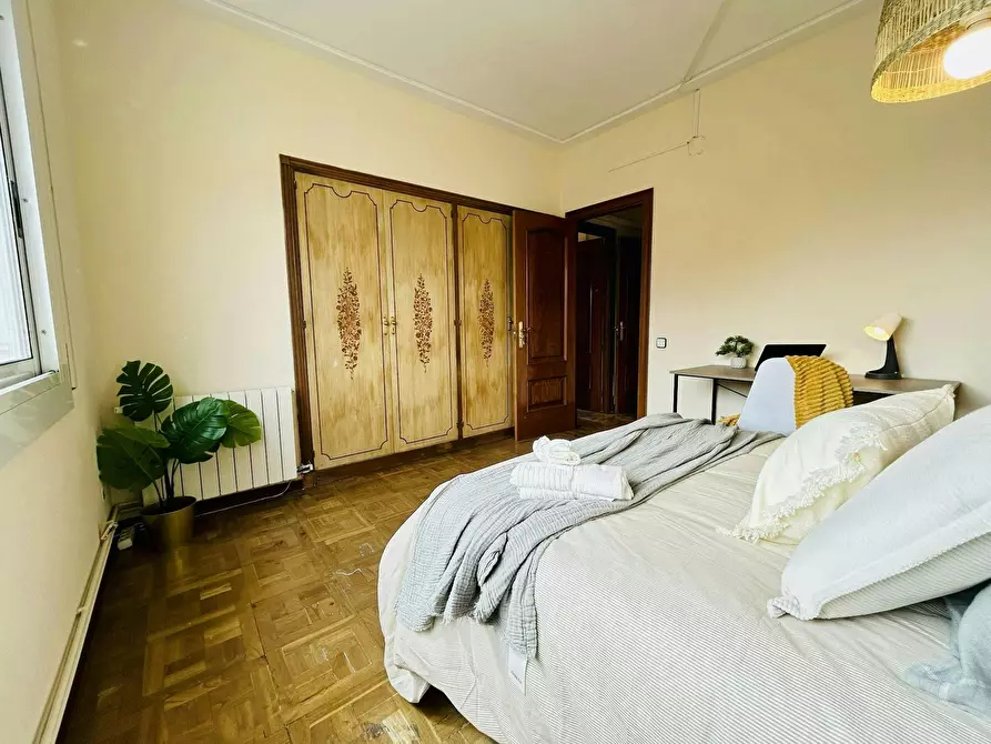 Immagine 3 di Camera in affitto  in Carrer de Balmes a Barcelona