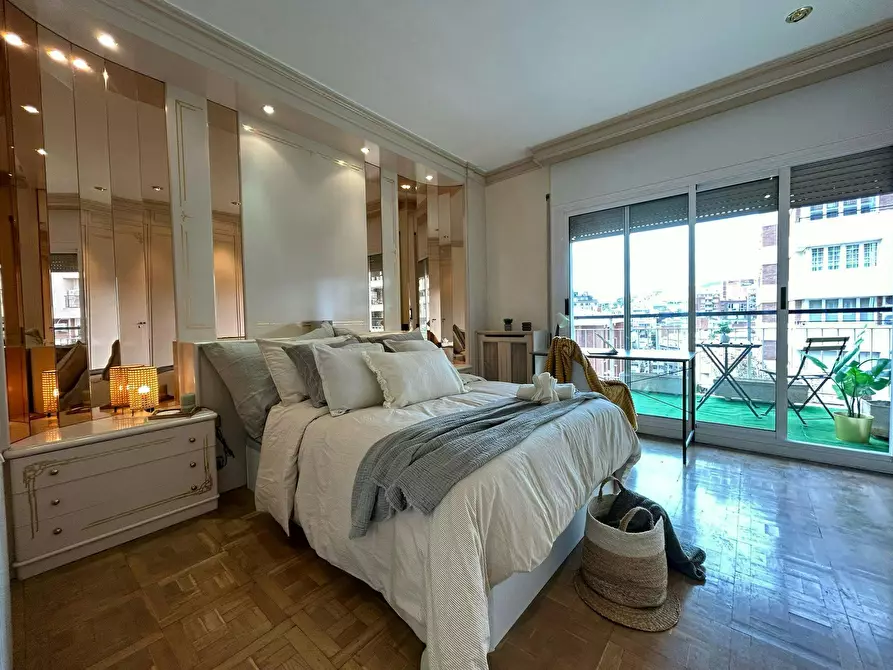 Immagine 3 di Camera in affitto  in Carrer de Balmes a Barcelona