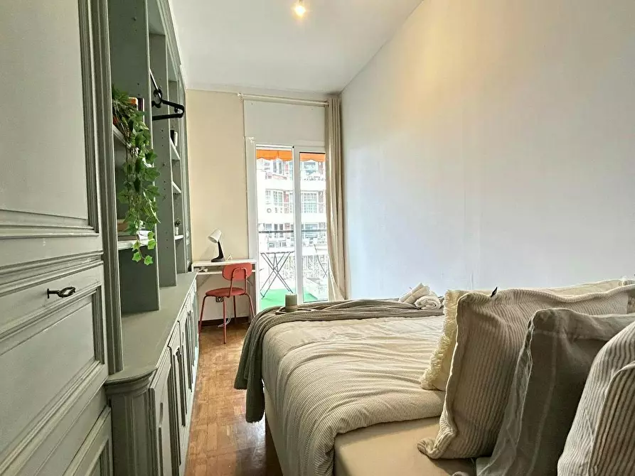 Immagine 3 di Camera in affitto  in Carrer de Balmes a Barcelona