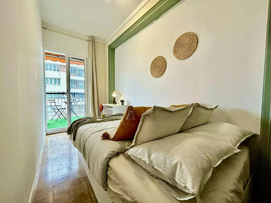 Immagine 1 di Camera in affitto  in Carrer de Balmes a Barcelona