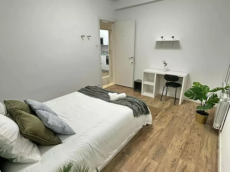 Immagine 3 di Camera in affitto  in Passeig de l'Exposició a Barcelona