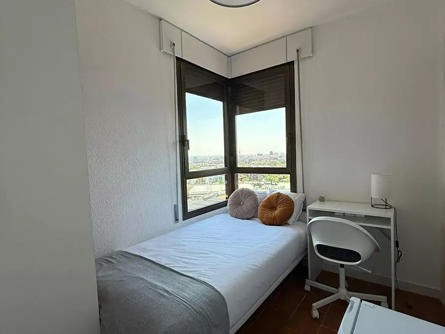 Immagine 1 di Camera in affitto  in Calle de Cardenal Marcelo Spínola a Madrid