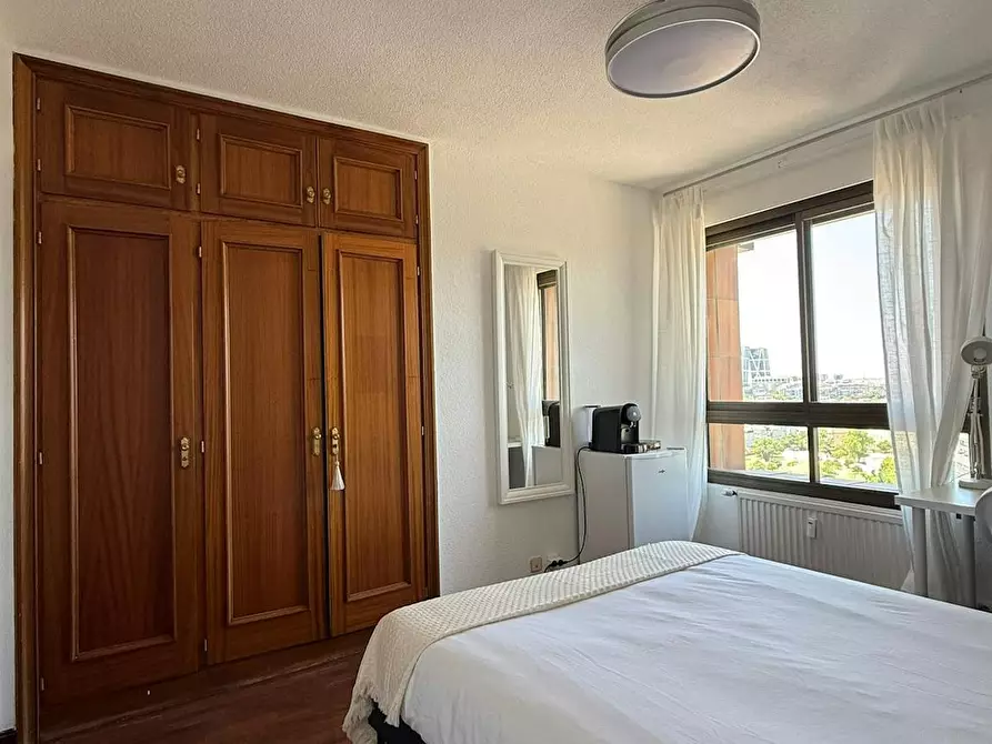 Immagine 1 di Camera in affitto  in Calle de Cardenal Marcelo Spínola a Madrid