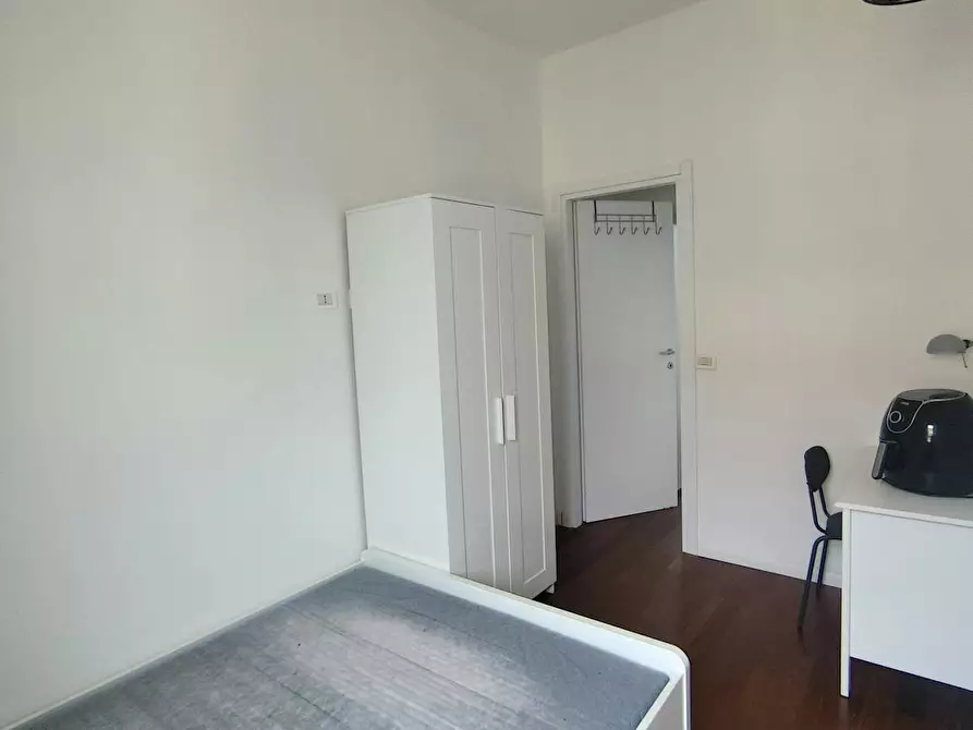 Immagine 3 di Camera in affitto  in Via Giovanni Brugnoli a Bologna