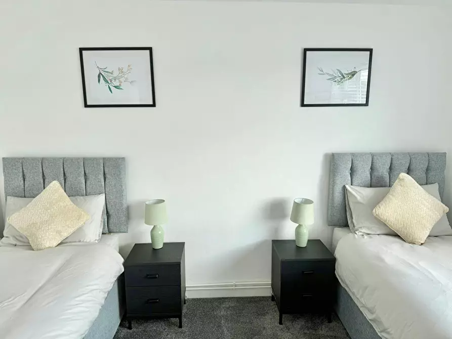 Immagine 2 di Appartamento in affitto  in Shalcross Drive a Broxbourne