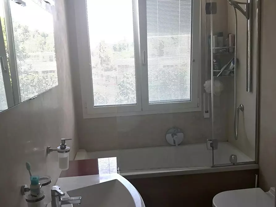 Immagine 4 di Camera in affitto  in Via di Ravone a Bologna