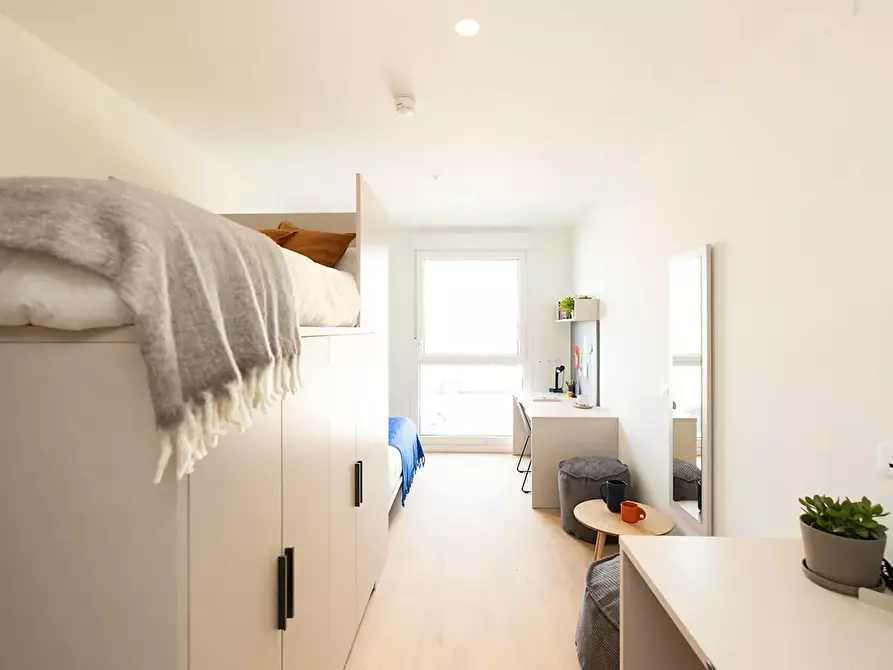 Immagine 1 di Camera condivisa in affitto  in Travesía Mariano Benlliure a Burjassot