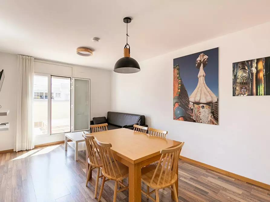 Immagine 6 di Appartamento in affitto  in Avinguda de Gaudí a Barcelona