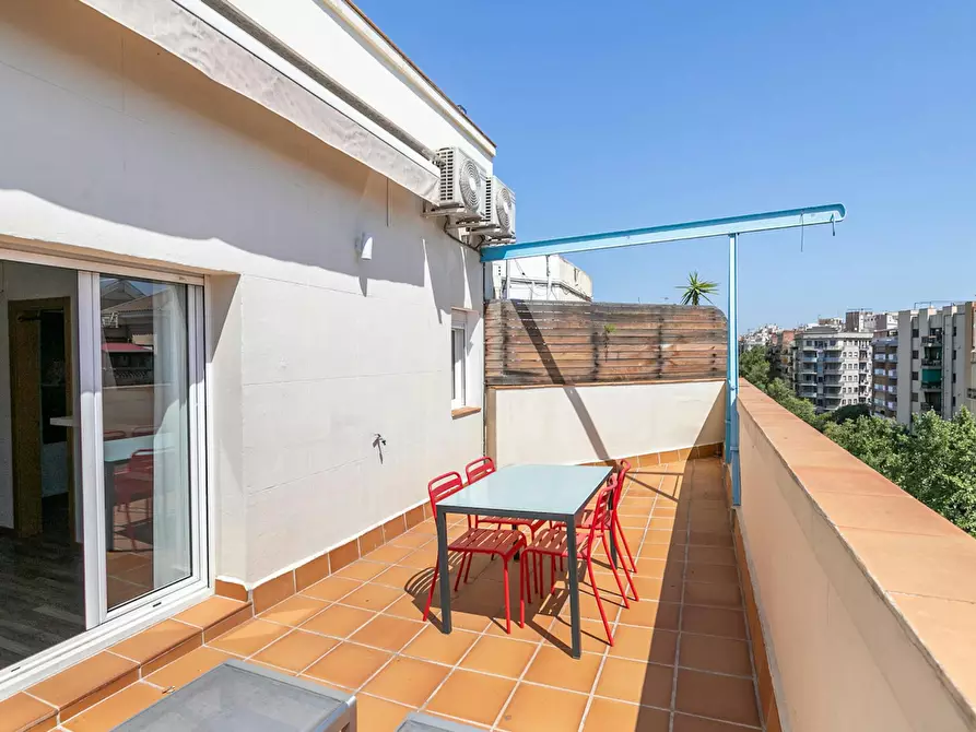 Immagine 4 di Appartamento in affitto  in Avinguda de Gaudí a Barcelona