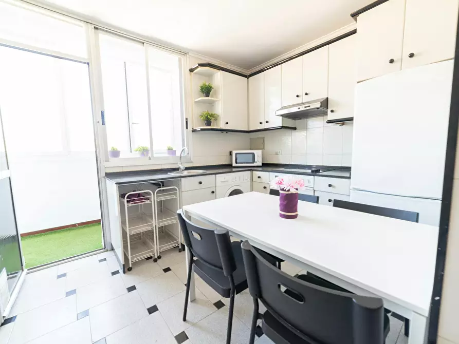 Immagine 9 di Camera in affitto  in Deustuibarra a Bilbao