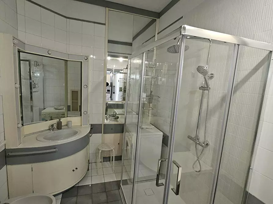 Immagine 7 di Appartamento in affitto  in Via Montaione a Roma