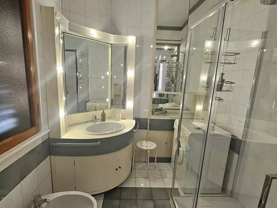 Immagine 9 di Appartamento in affitto  in Via Montaione a Roma