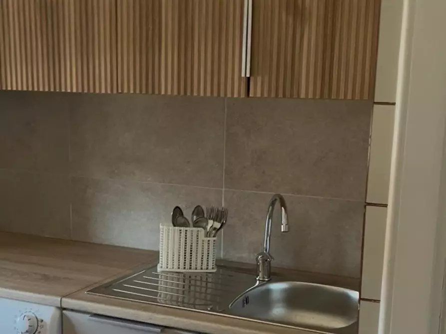 Immagine 8 di Camera in affitto  in Via Imperia a Roma