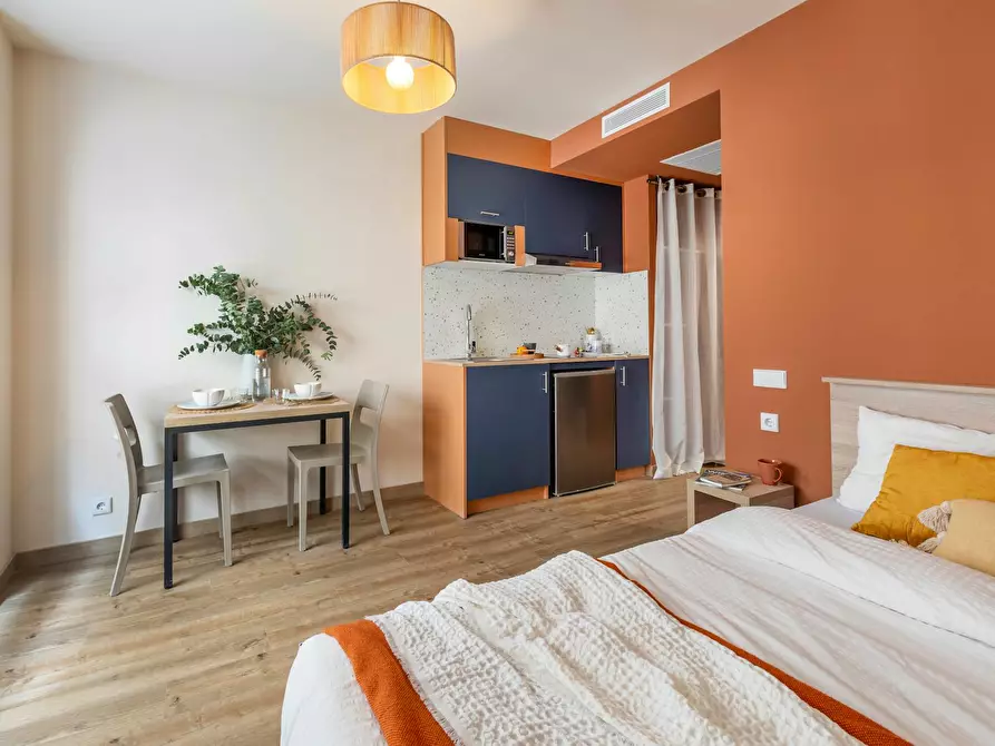 Immagine 1 di Appartamento in affitto  in Carrer de l'Arquitecte Alfaro a Valencia