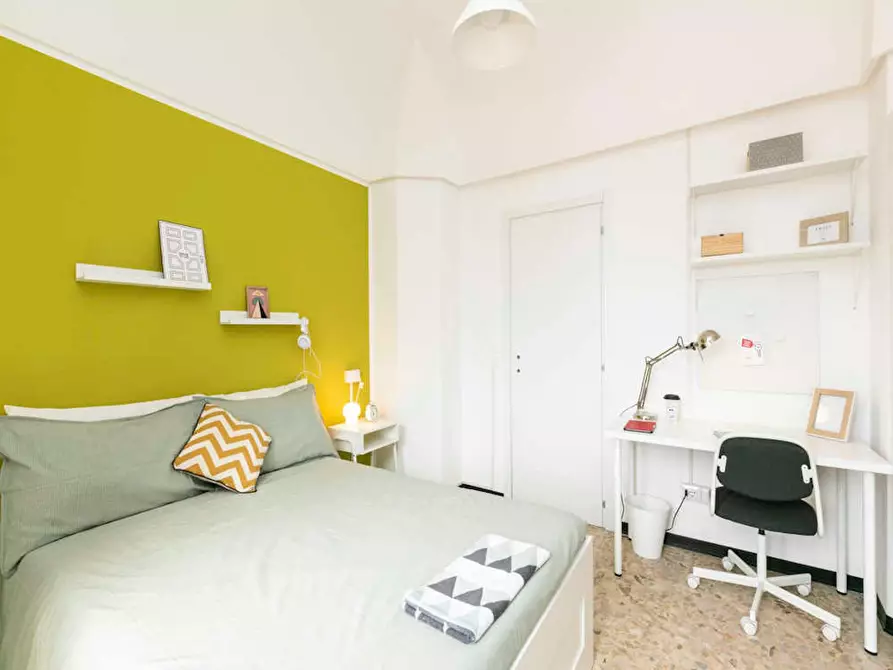 Immagine 2 di Camera in affitto  in Via Jacopo dal Verme a Milano