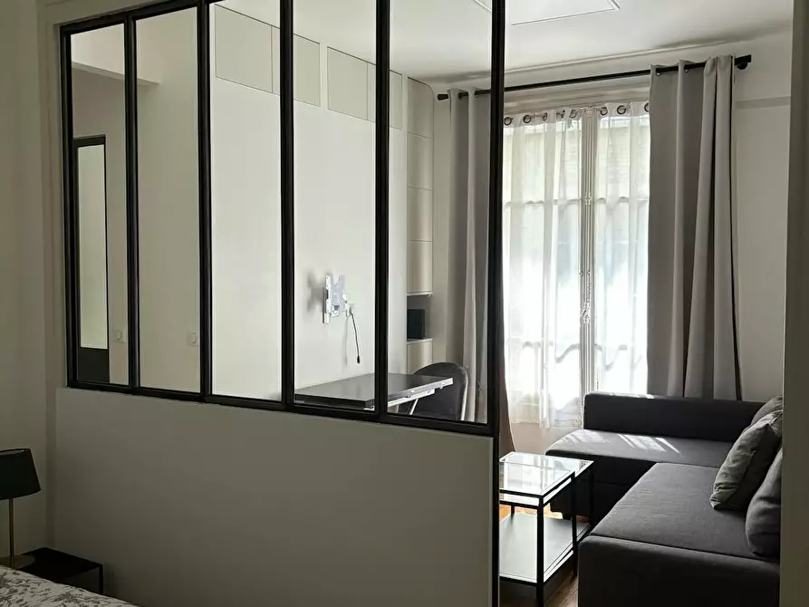 Immagine 1 di Appartamento in affitto  in Rue George Sand a Paris 16