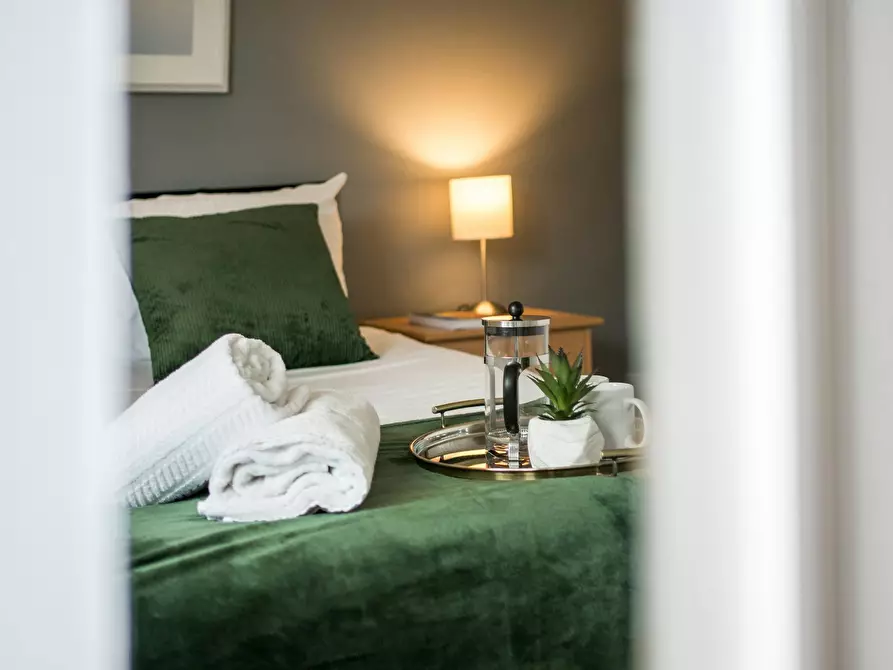 Immagine 10 di Appartamento in affitto  in Whites Grounds a Camberwell