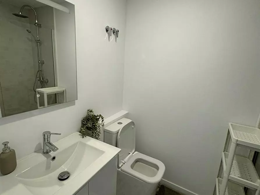 Immagine 9 di Camera in affitto  in Avinguda Dos de Maig a Aldaia