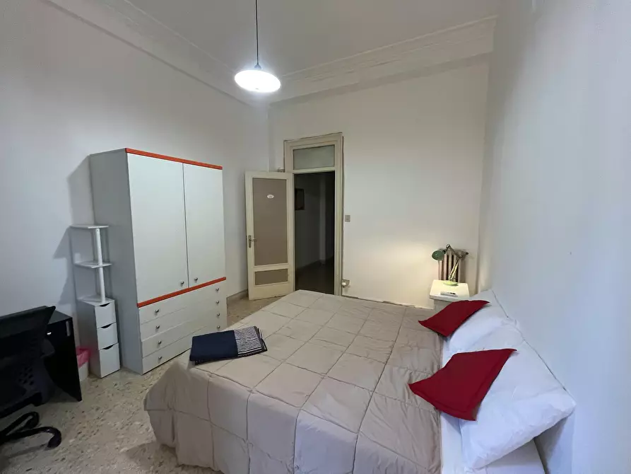 Immagine 7 di Camera in affitto  in Via Mariano Stabile a Palermo