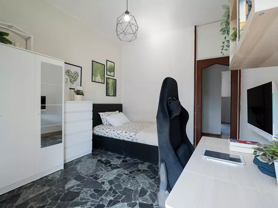 Immagine 10 di Camera in affitto  in Viale Francesco Restelli a Milano