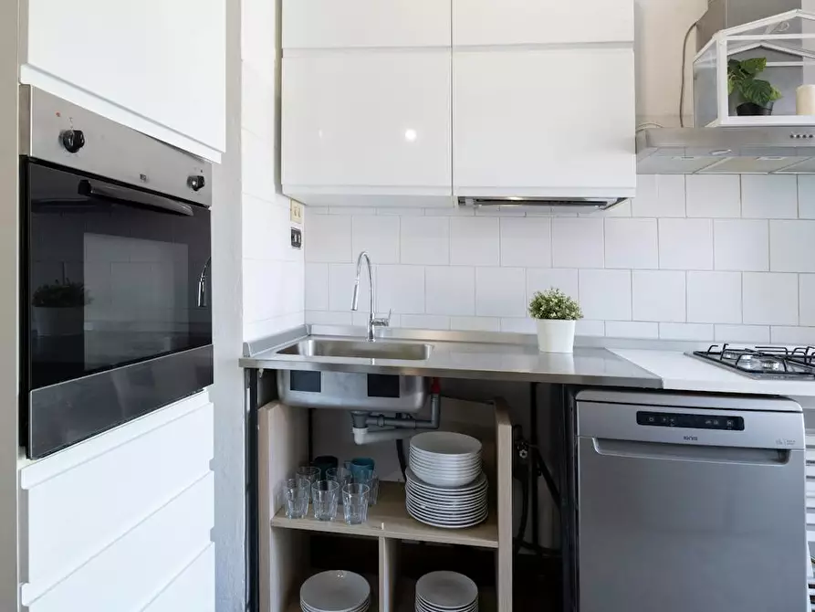 Immagine 6 di Camera in affitto  in Viale Francesco Restelli a Milano