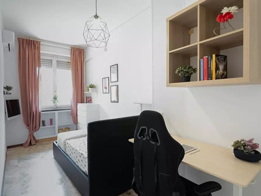 Immagine 3 di Camera in affitto  in Viale Francesco Restelli a Milano