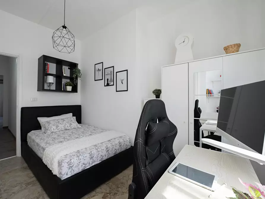 Immagine 2 di Camera in affitto  in Viale Francesco Restelli a Milano