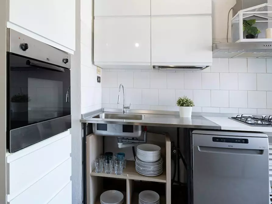 Immagine 6 di Camera in affitto  in Viale Francesco Restelli a Milano