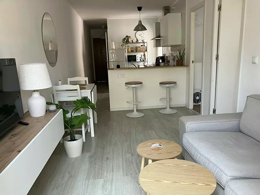 Immagine 2 di Appartamento in affitto  in Carrer de Wagner a Santa Coloma De Gramenet