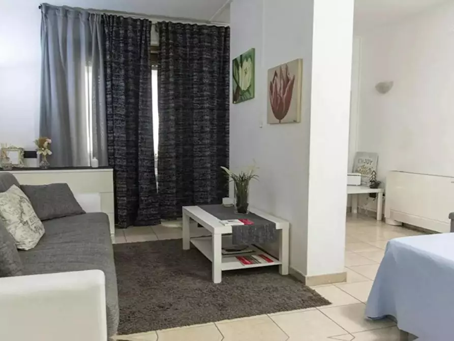 Immagine 1 di Appartamento in affitto  in Via Domenico de Dominicis a Roma