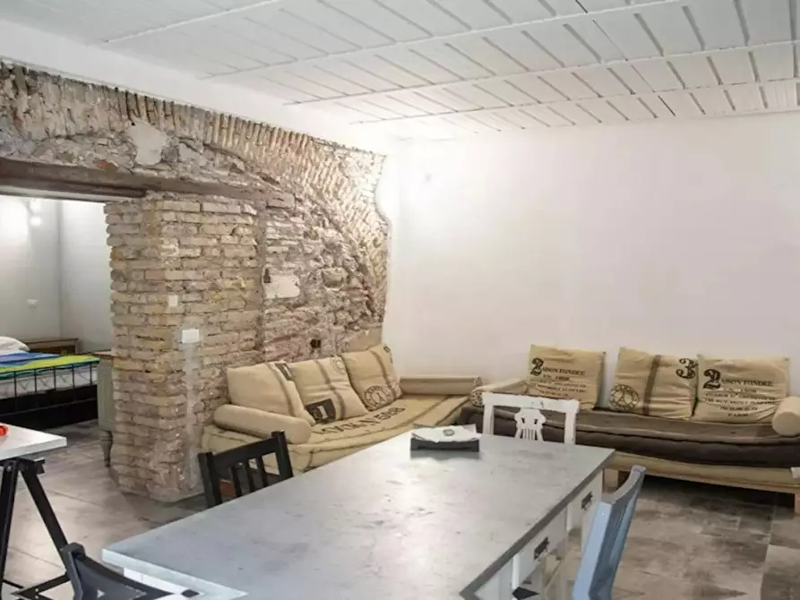 Immagine 1 di Appartamento in affitto  in Via della Marrana a Roma