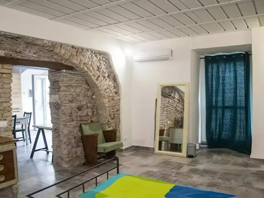 Immagine 2 di Appartamento in affitto  in Via della Marrana a Roma