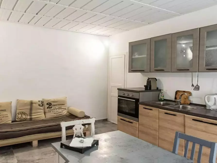 Immagine 4 di Appartamento in affitto  in Via della Marrana a Roma