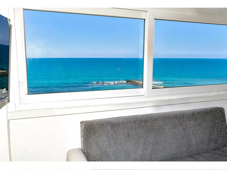 Immagine 3 di Appartamento in affitto  in Lungomare Duca degli Abruzzi a Roma