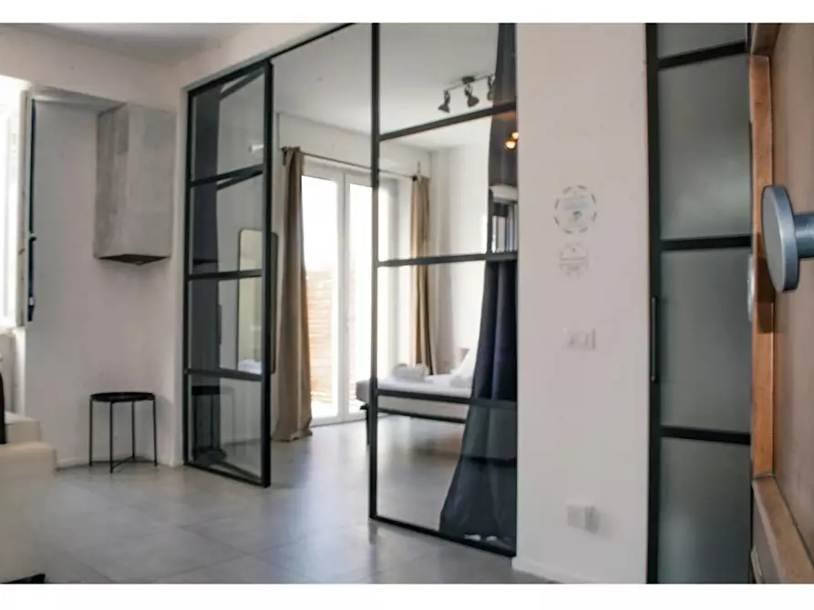 Immagine 1 di Appartamento in affitto  in Lungomare Paolo Toscanelli a Roma