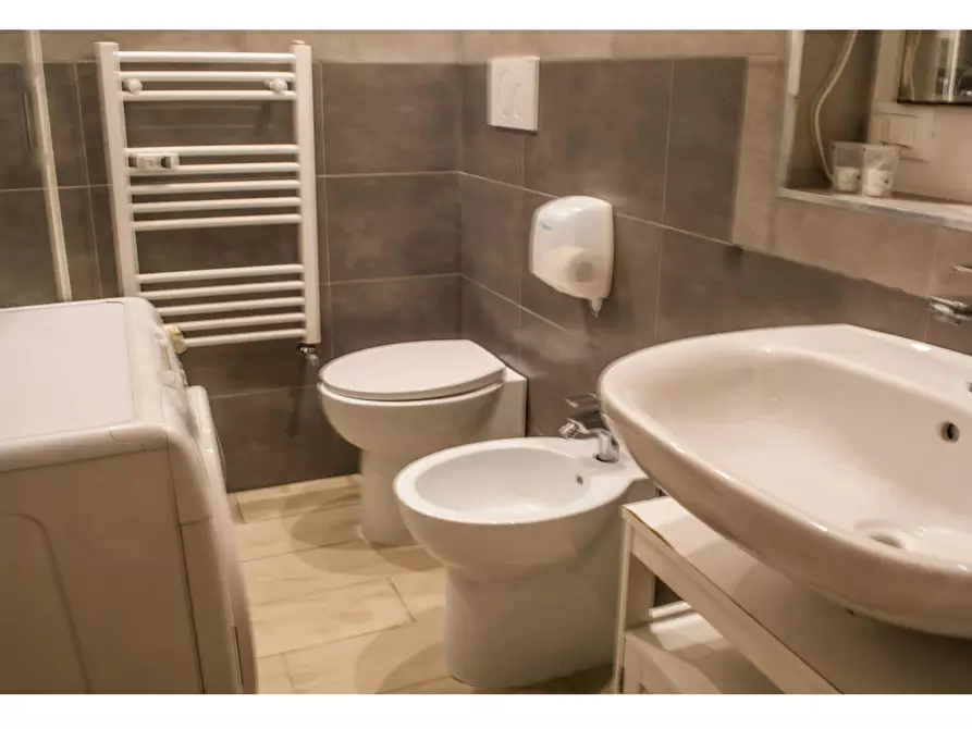 Immagine 9 di Appartamento in affitto  in Via Angelo Olivieri a Roma