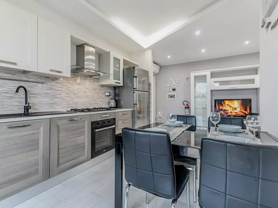 Immagine 2 di Appartamento in affitto  in Via Riccardo Guruzian a Roma