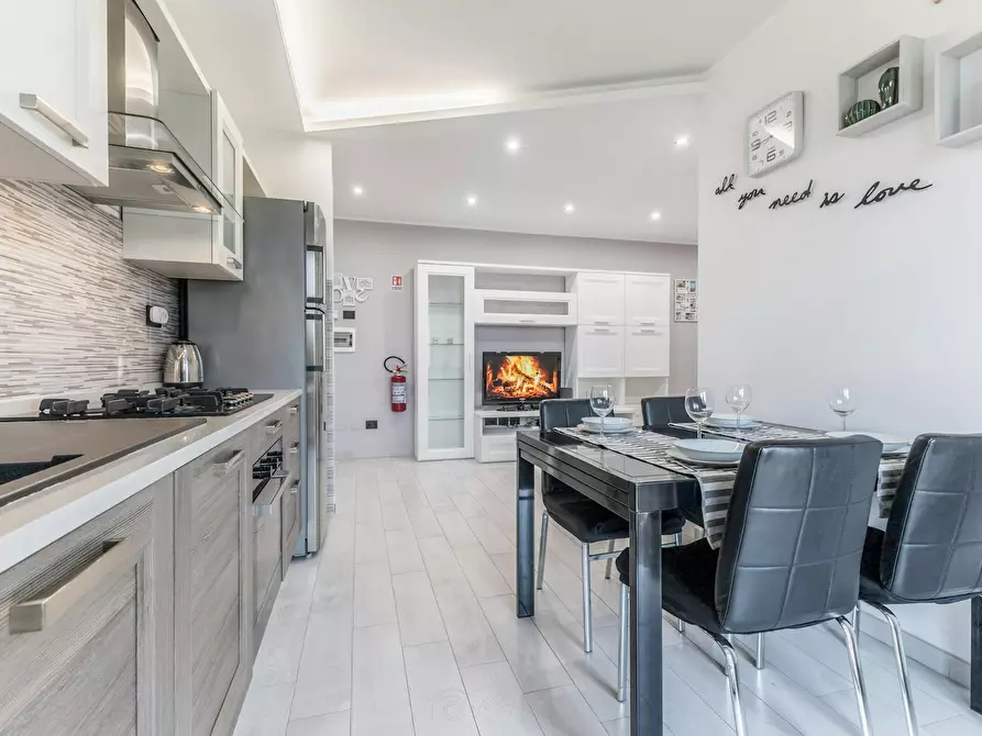 Immagine 1 di Appartamento in affitto  in Via Riccardo Guruzian a Roma