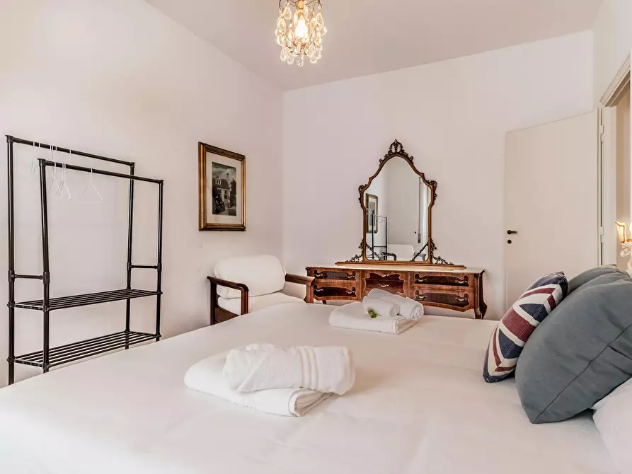 Immagine 8 di Appartamento in affitto  in Via Santa Bernadette a Roma