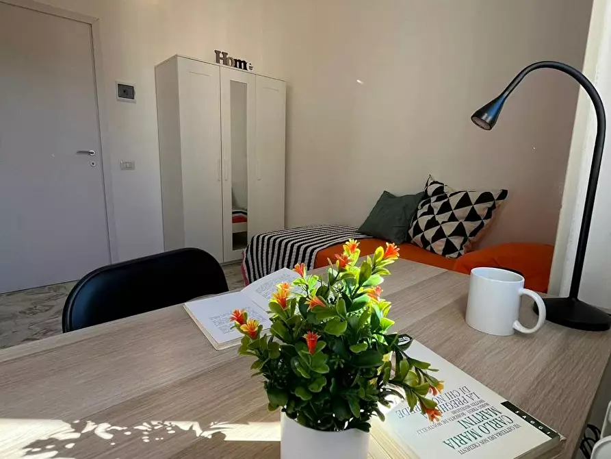 Immagine 2 di Camera in affitto  in Via Grazia Deledda a Cagliari