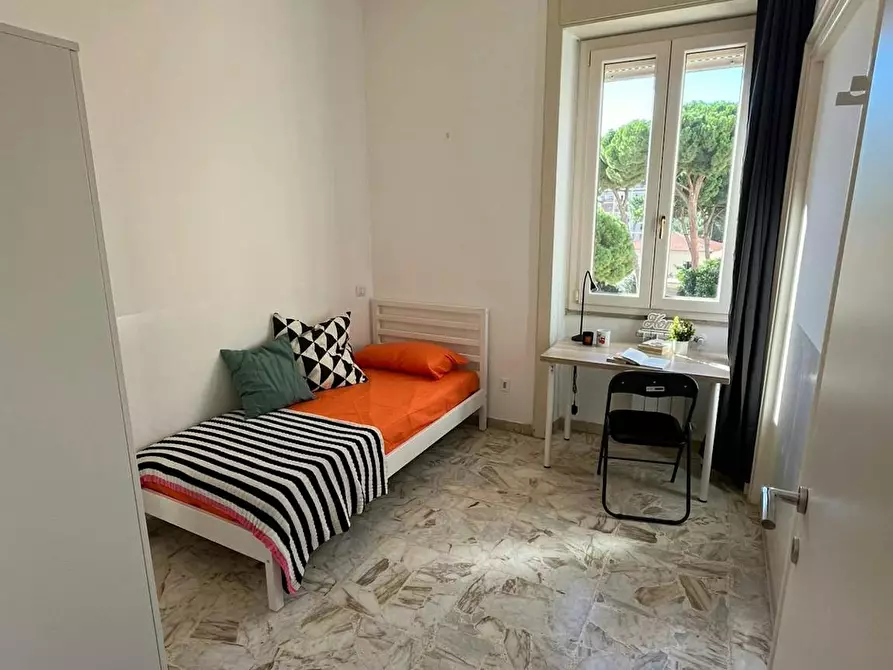 Immagine 3 di Camera in affitto  in Via Grazia Deledda a Cagliari