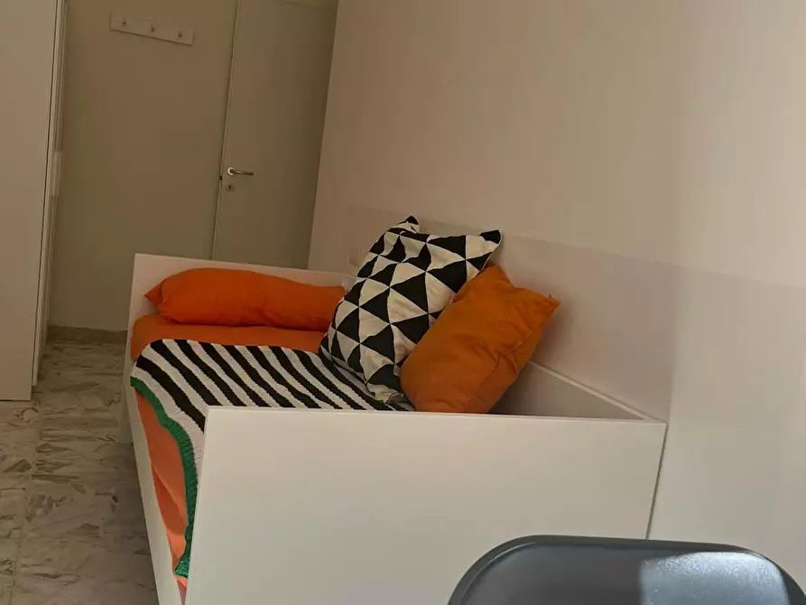 Immagine 3 di Camera in affitto  in Via Grazia Deledda a Cagliari