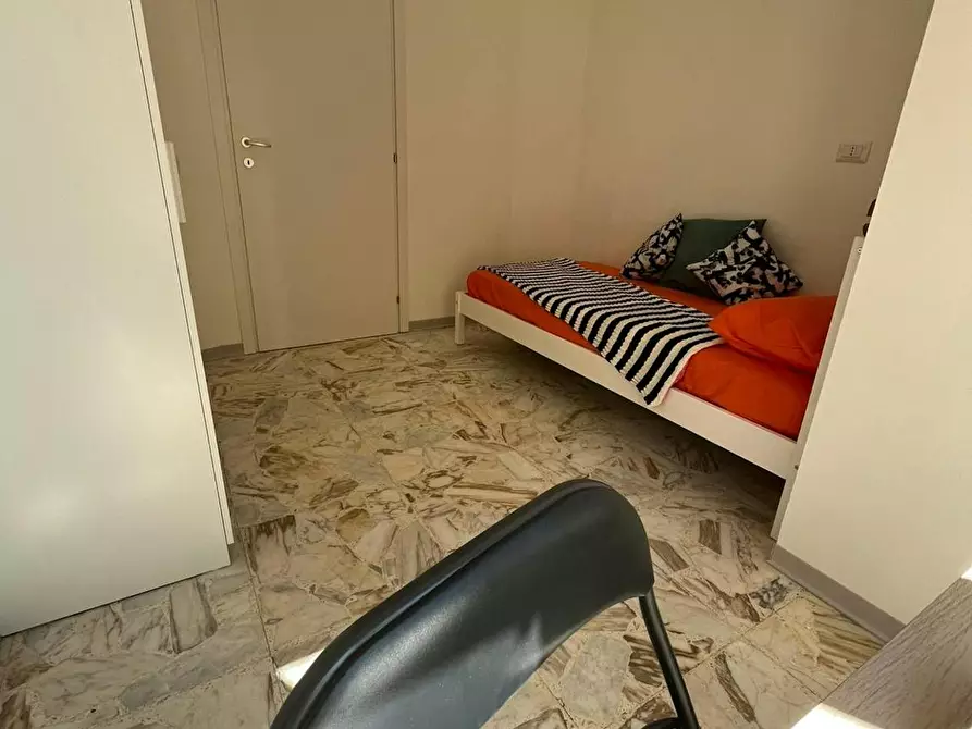 Immagine 2 di Camera in affitto  in Via Grazia Deledda a Cagliari