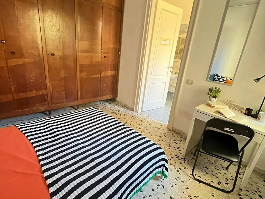 Immagine 3 di Camera in affitto  in Via Grazia Deledda a Cagliari