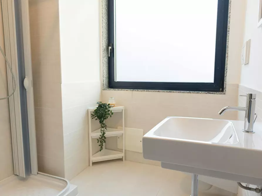 Immagine 5 di Camera in affitto  in Via Grazia Deledda a Cagliari