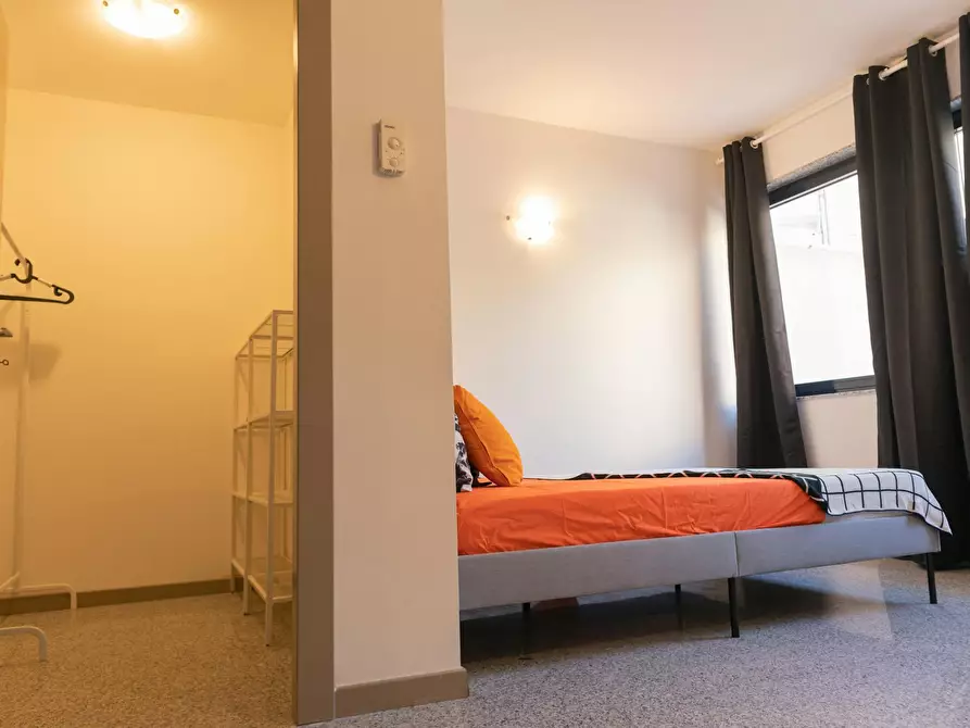 Immagine 3 di Camera in affitto  in Via Grazia Deledda a Cagliari