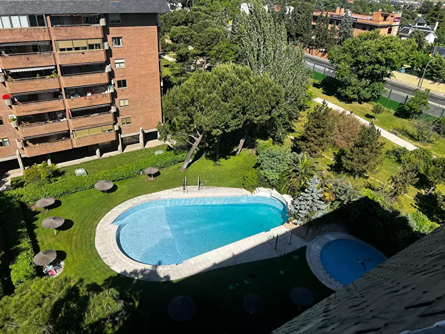 Immagine 8 di Camera in affitto  in Calle de Alfredo Marqueríe a Madrid